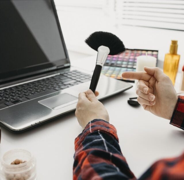 selling makeup in EU