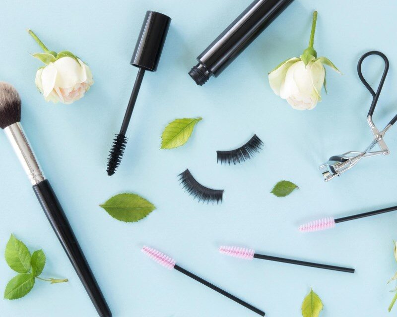 Mascara et produits pour les sourcils : Comment se préparer à un CPSR réussi